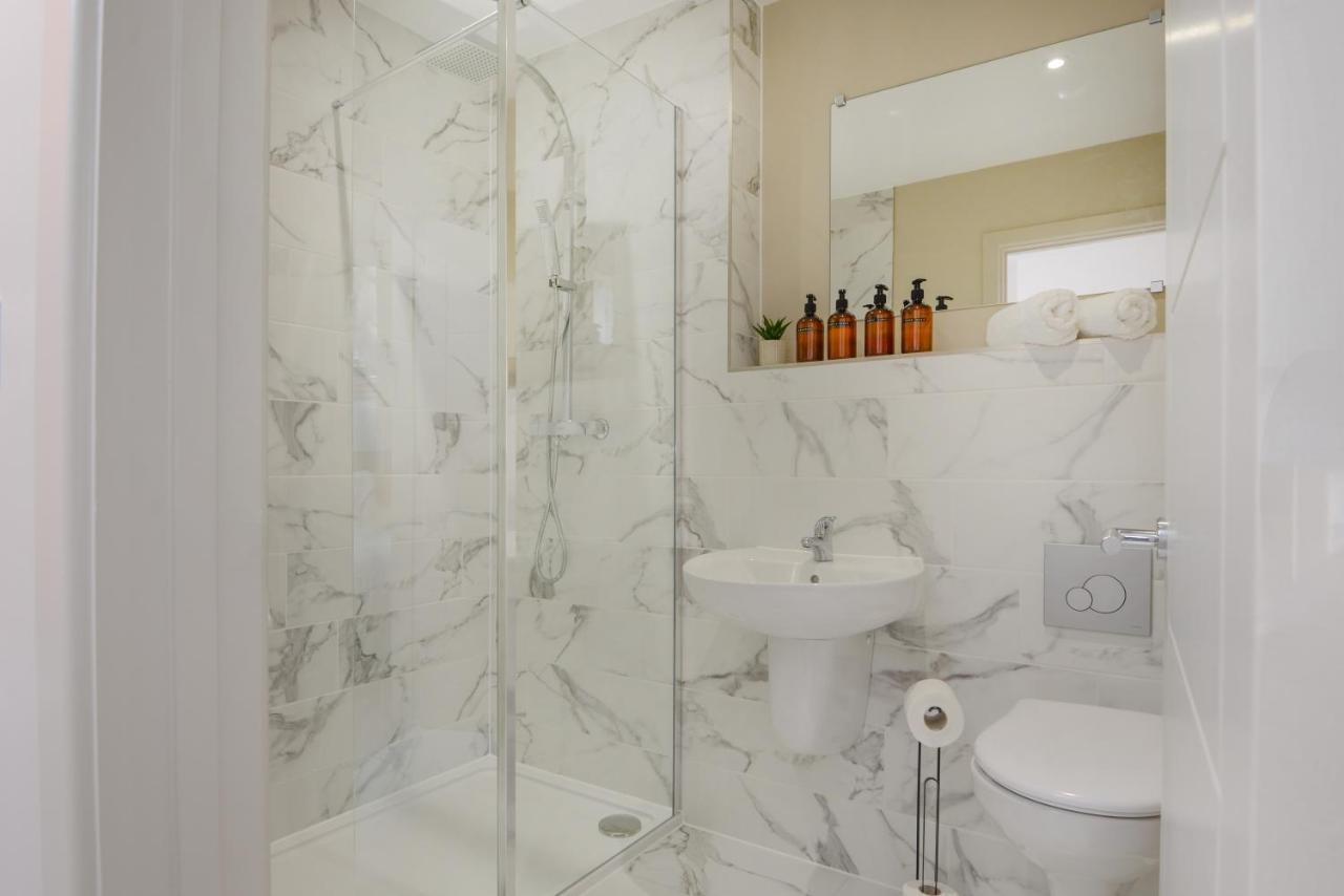 Apartment Three - Free Private Car Park - Sleeps 6 - 3 Shower Rooms - By Ocean City Retreats Плимът Екстериор снимка