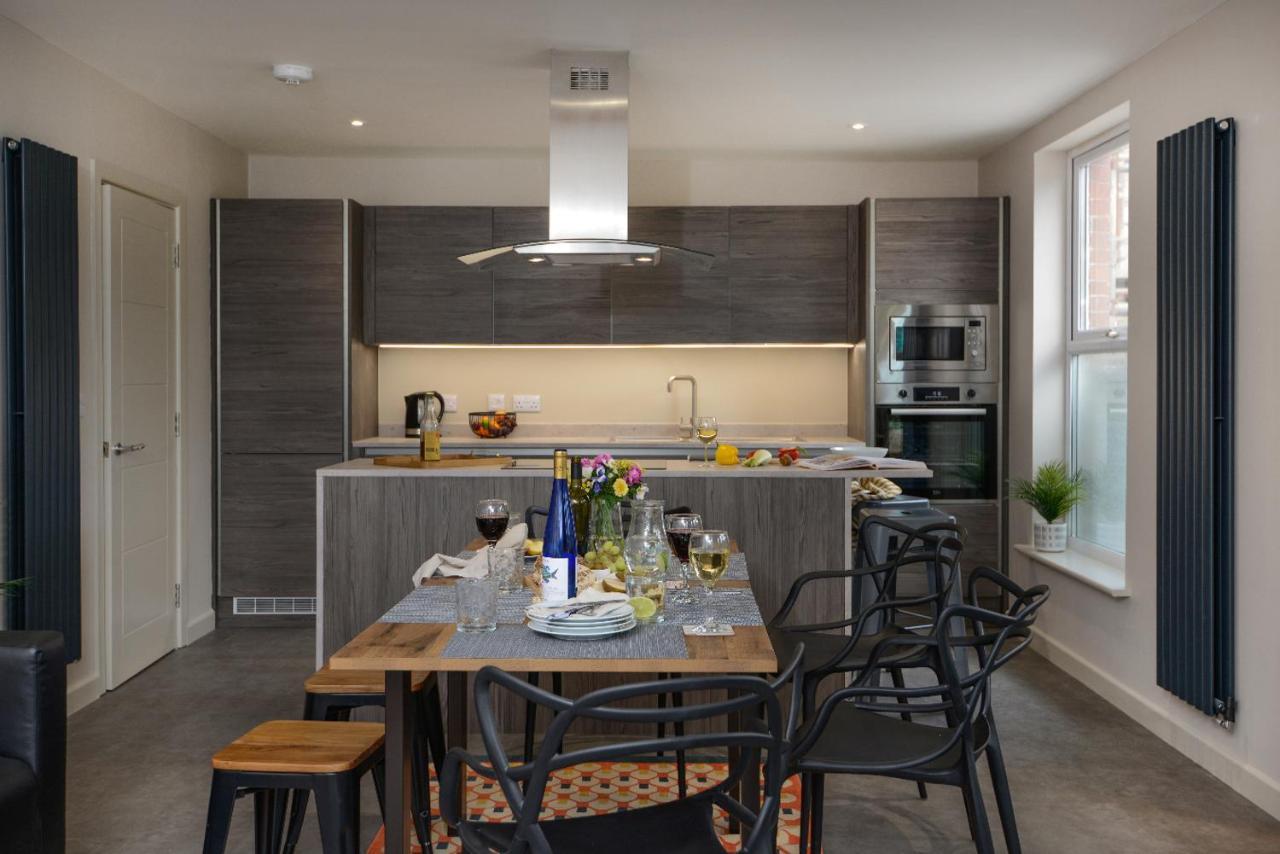 Apartment Three - Free Private Car Park - Sleeps 6 - 3 Shower Rooms - By Ocean City Retreats Плимът Екстериор снимка