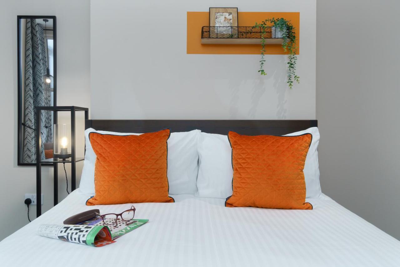 Apartment Three - Free Private Car Park - Sleeps 6 - 3 Shower Rooms - By Ocean City Retreats Плимът Екстериор снимка