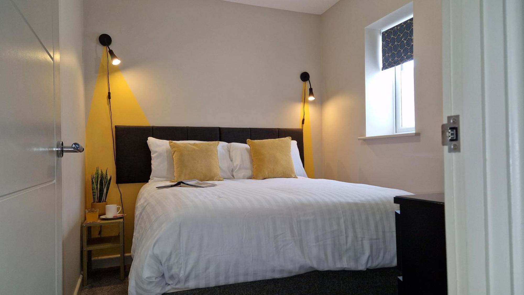 Apartment Three - Free Private Car Park - Sleeps 6 - 3 Shower Rooms - By Ocean City Retreats Плимът Екстериор снимка