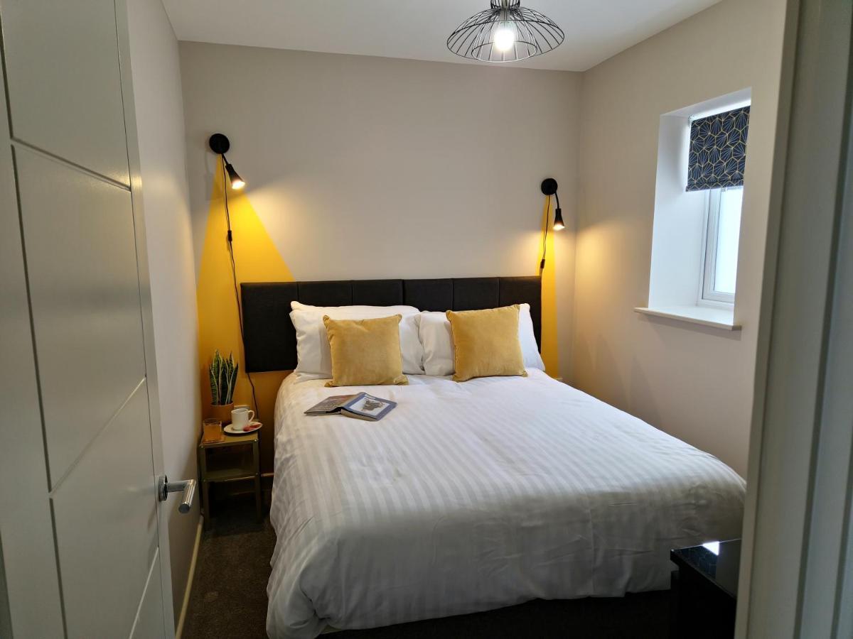 Apartment Three - Free Private Car Park - Sleeps 6 - 3 Shower Rooms - By Ocean City Retreats Плимът Екстериор снимка